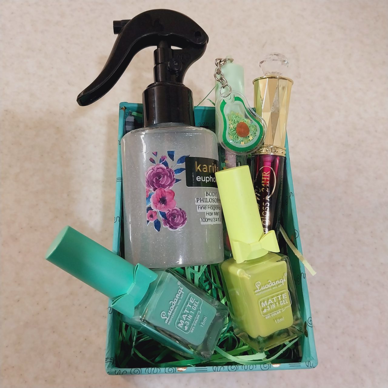 پک و جعبه کادو لوازم آرایش سبز | هدیه خاص و لاکچری برای خانم‌ها