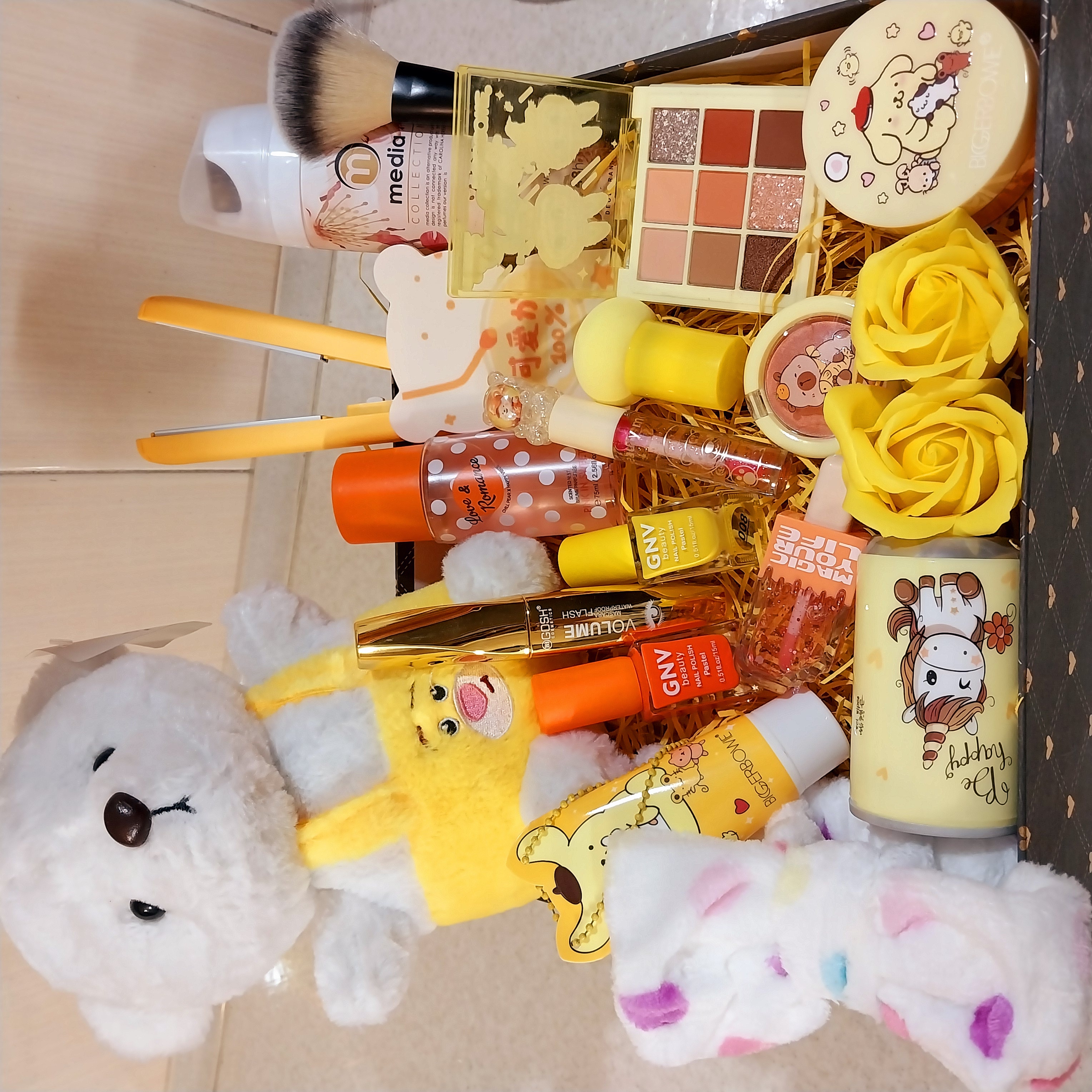 باکس هدیه تولد دخترانه زرد و نارنجی جعبه هدیه دخترانه