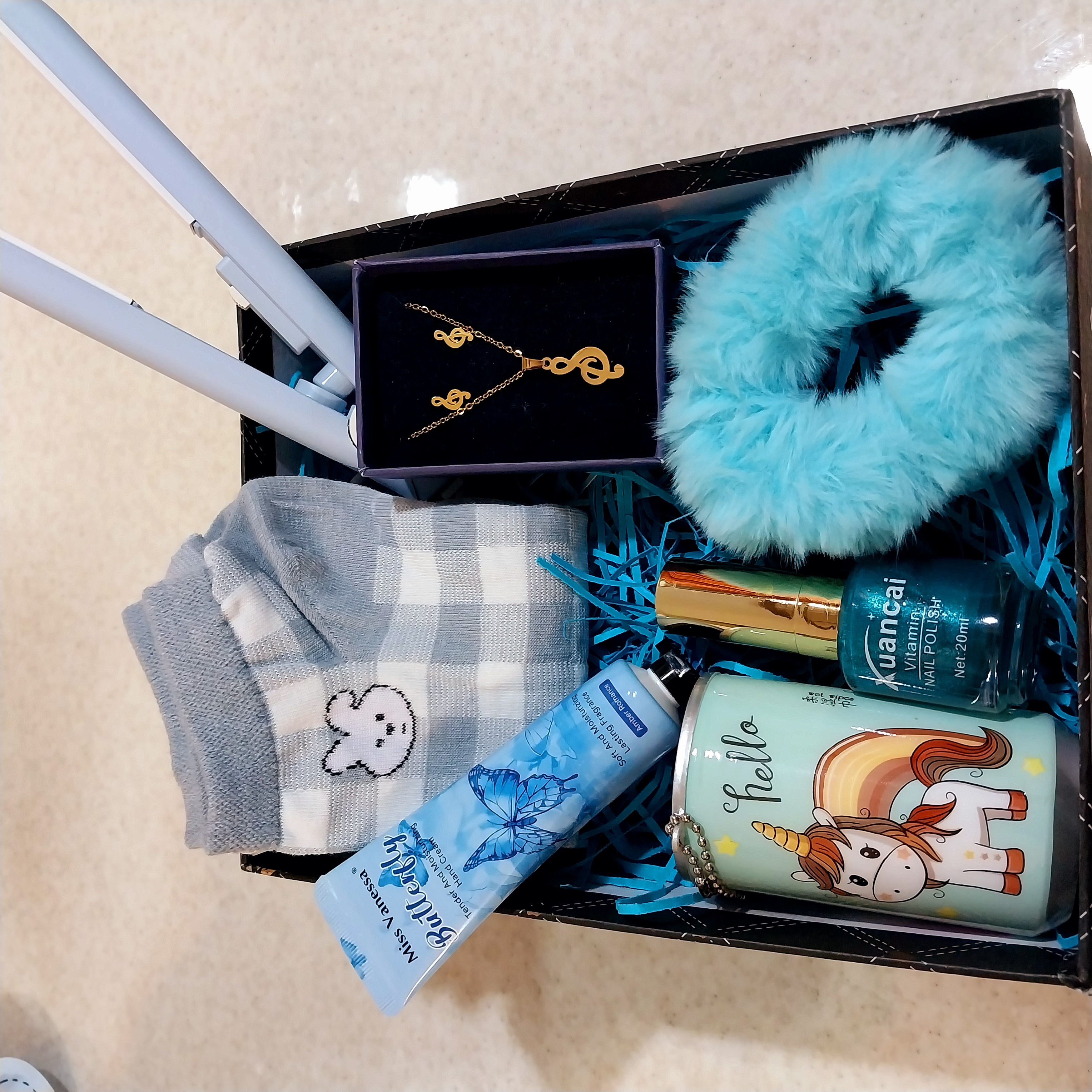 باکس هدیه دخترانه تولد ابی