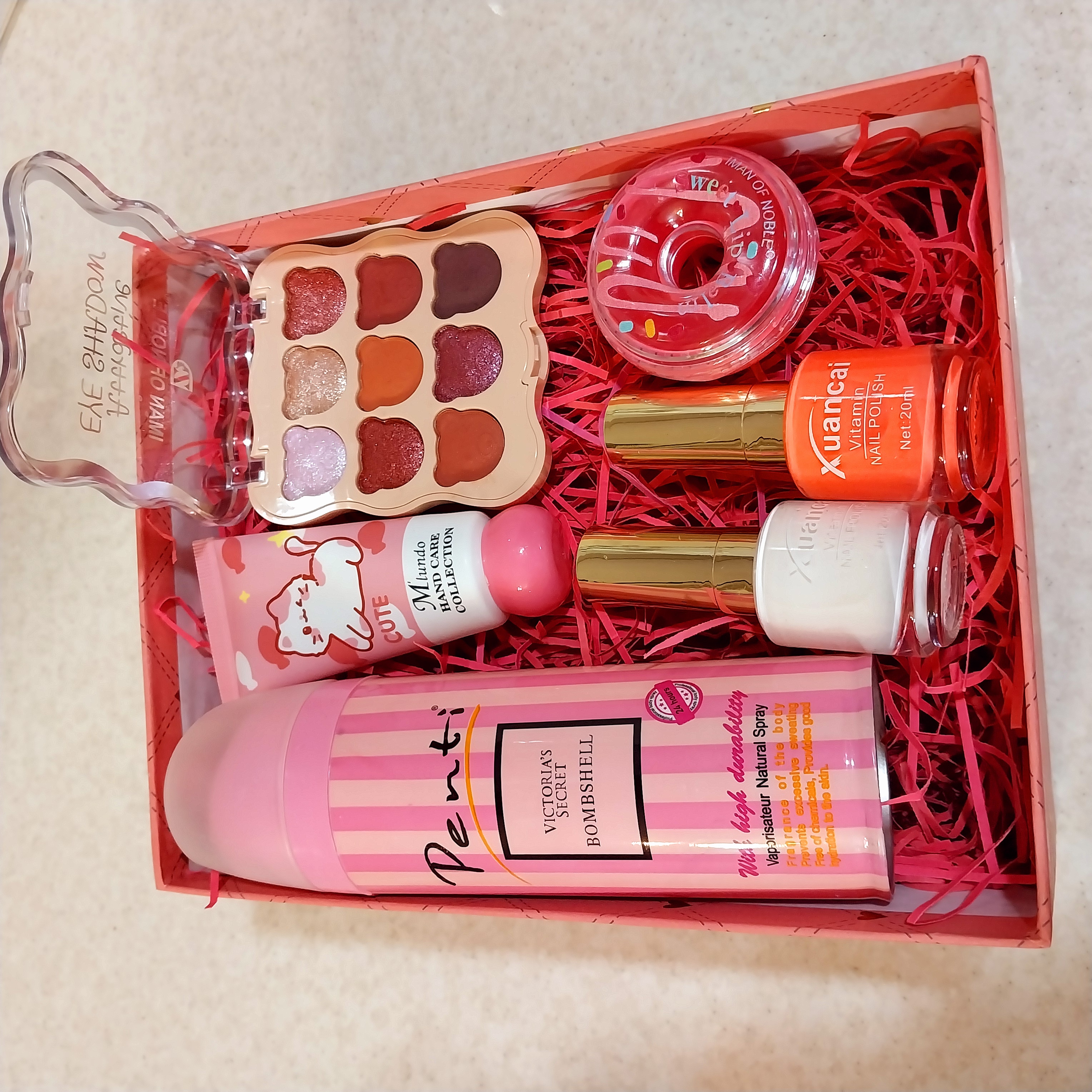 باکس هدیه دخترانه (لوازم آرایش) صورتی